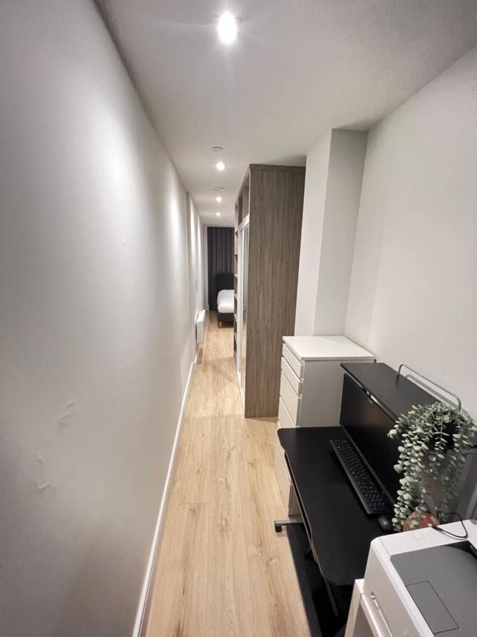 London Heathrow Airport Apartment Voyager House Terminal 12345 - Ev Electric And Parking Available Хитроу Экстерьер фото