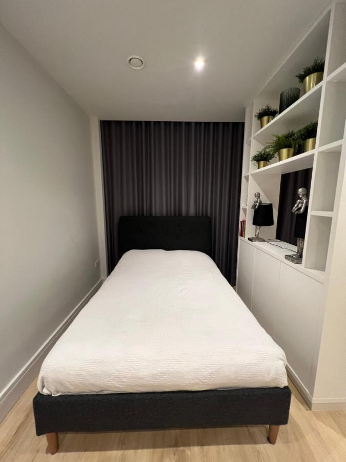 London Heathrow Airport Apartment Voyager House Terminal 12345 - Ev Electric And Parking Available Хитроу Экстерьер фото