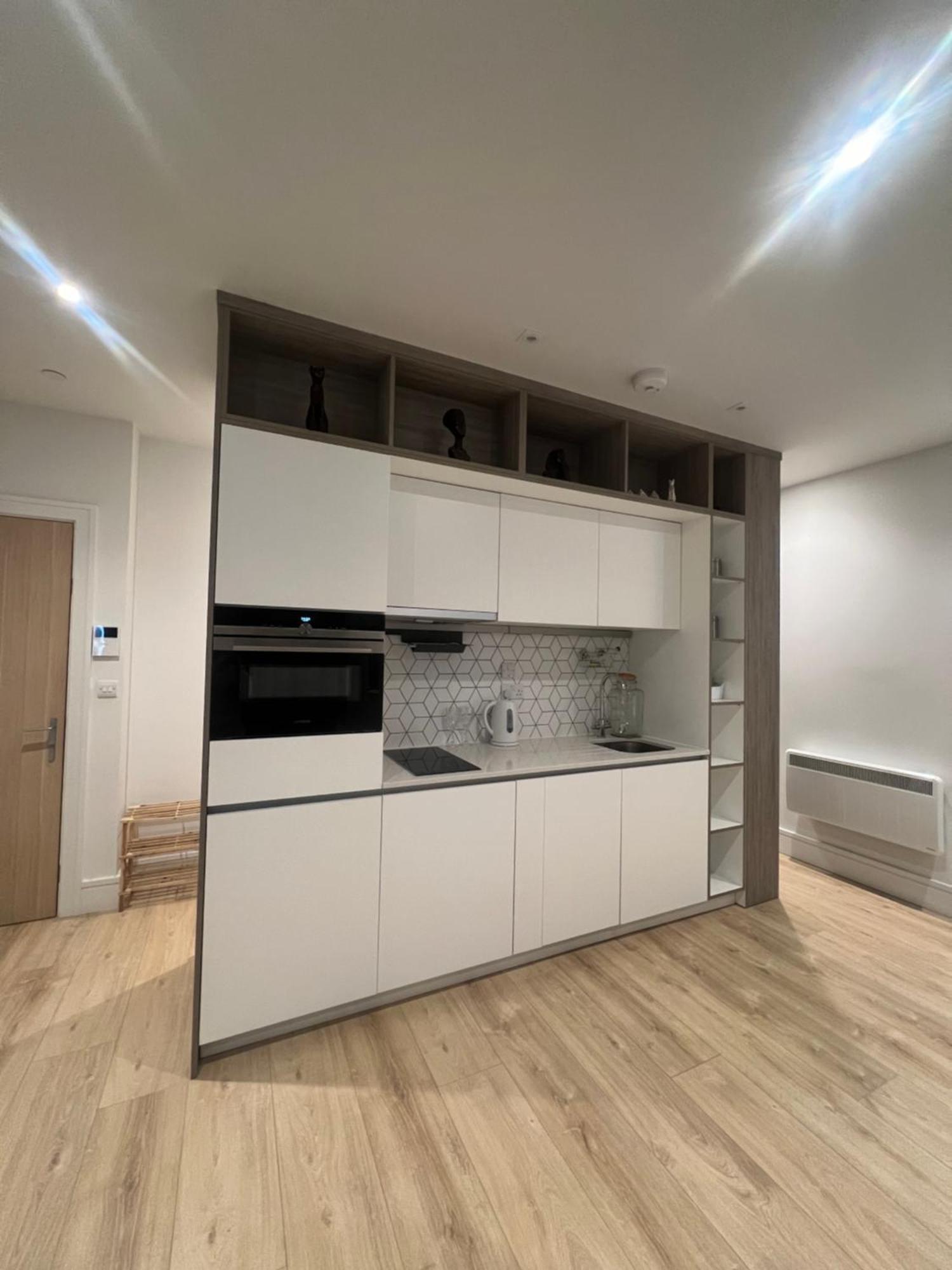 London Heathrow Airport Apartment Voyager House Terminal 12345 - Ev Electric And Parking Available Хитроу Экстерьер фото